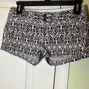 American Eagle Outfitters B&W Patterned Shorts